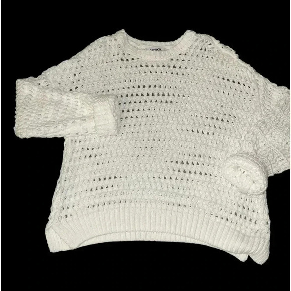 Open Crocheted long sleeve sweater - Picture 1 of 2